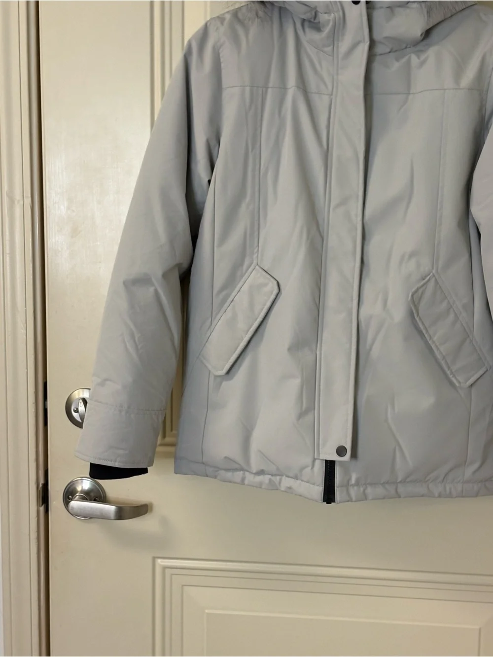Kids Light Gray Hooded Puffer Ski/Snow Jacket w/Faux Fur Trim 14-16 LIKE NEW $99